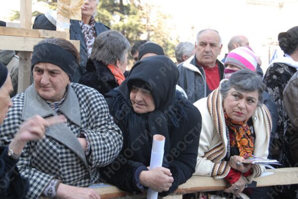 RIA Novosti, Basik Pipia - Sputnik Mundo