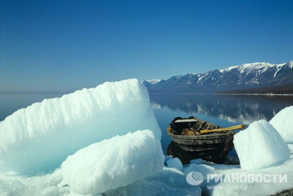 Lago ruso Baikal, el más profundo y limpio del planeta - Sputnik Mundo