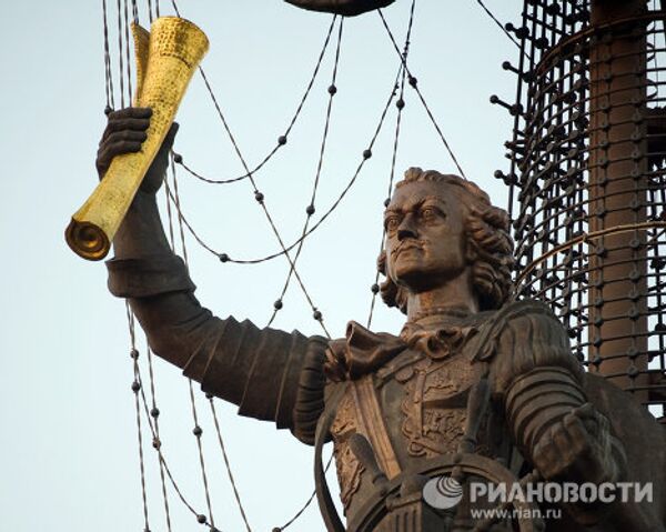 El monumento a Pedro el Grande, 98 metros de bronce, acero y cobre - Sputnik Mundo