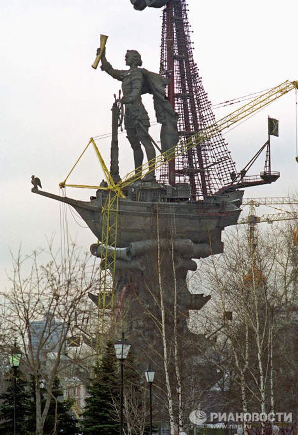 El monumento a Pedro el Grande, 98 metros de bronce, acero y cobre - Sputnik Mundo