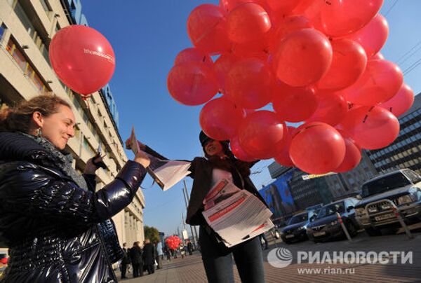 Exposición al aire libre con el motivo del 80 aniversario de The Moscow News - Sputnik Mundo