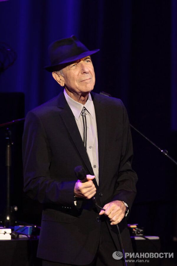 El mítico Leonard Cohen actúa por primera vez en Moscú  - Sputnik Mundo