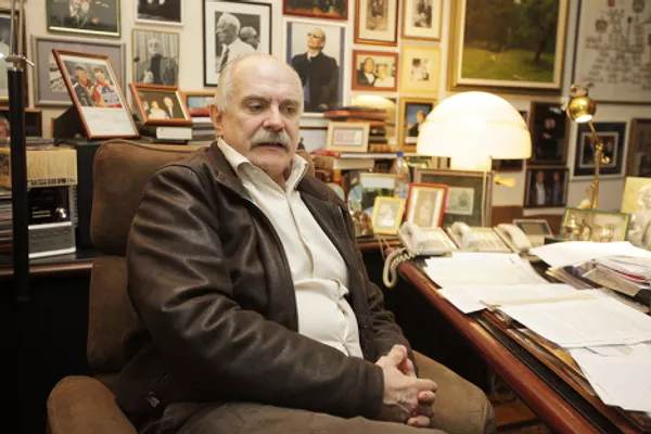 El cineasta ruso Nikita Mijalkov y sus célebres familiares El cineasta ruso Nikita Mijalkov y sus célebres familiares - Sputnik Mundo