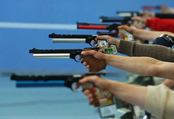 Rusia gana oro en final de la Copa Mundial de Tiro y suma ya cuatro medallas doradas - Sputnik Mundo