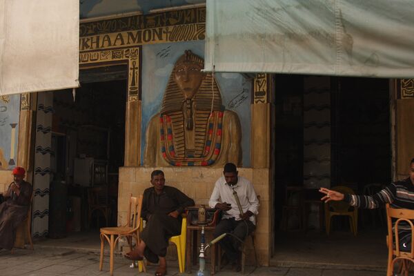 Ciudad egipcia de Alejandría declara la guerra a los narguiles - Sputnik Mundo