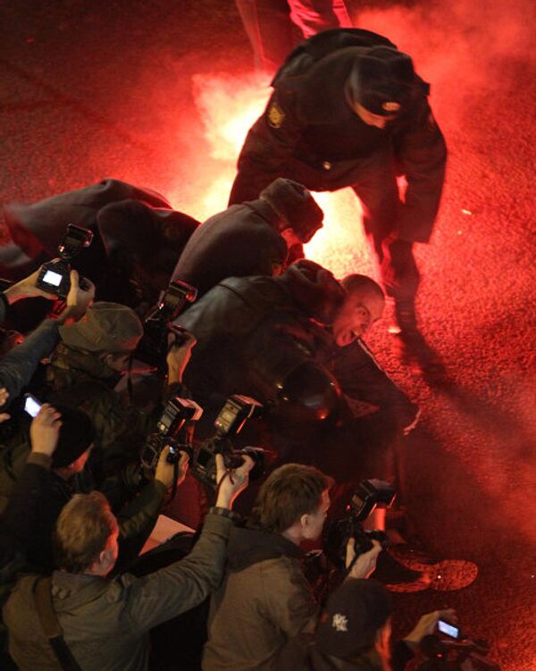 Nuevas acciones de protesta de la oposición en el centro de Moscú  - Sputnik Mundo