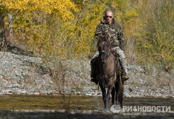 Vladímir Putin en la reserva natural en el sur de Siberia - Sputnik Mundo