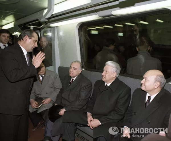 Víctor Chernomirdin, único ex primer ministro de Rusia que controló “botón nuclear” Víctor Chernomirdin, único ex primer ministro de Rusia que controló “botón nuclear” - Sputnik Mundo