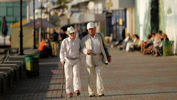 Una pareja de ancianos Una pareja de ancianos - Sputnik Mundo