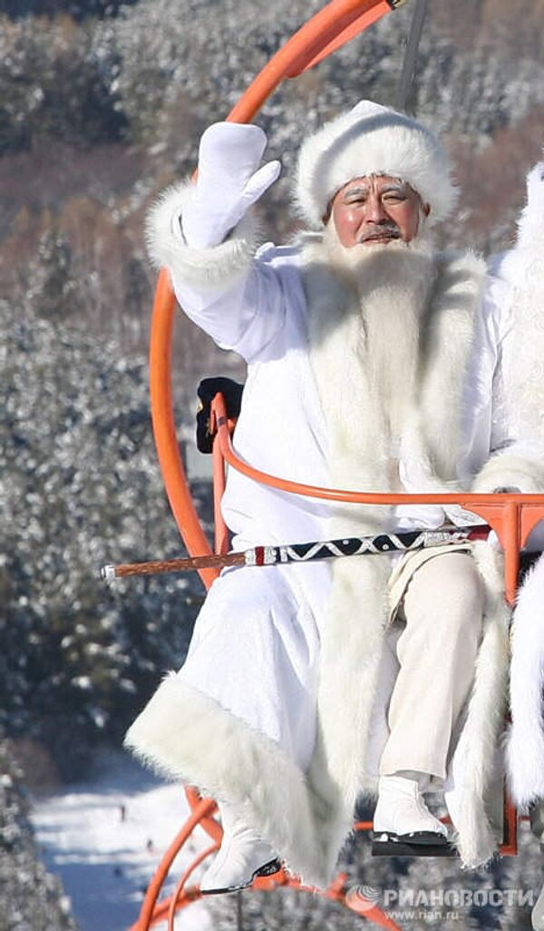 Abuelo Frío, el Papá Noel ruso, y sus “homólogos” - Sputnik Mundo