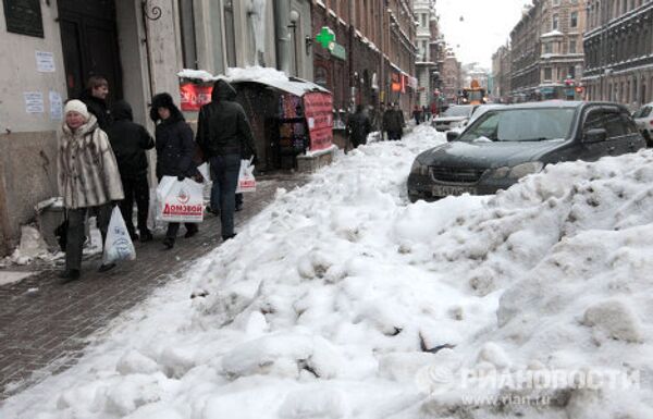 San Petersburgo, bajo la nieve - Sputnik Mundo