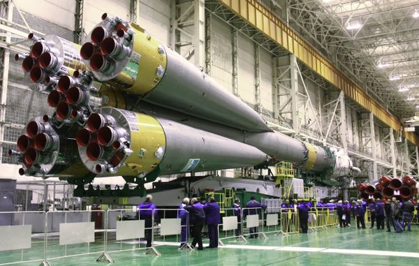 Cosmonautas de Rusia, EEUU e Italia llegan a la ISS en misión que durará 152 días - Sputnik Mundo