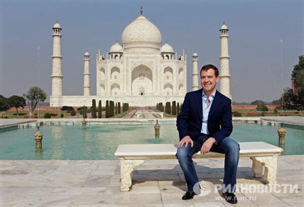 Dmitri Medvédev visita Taj Mahal y Bollywood - Sputnik Mundo