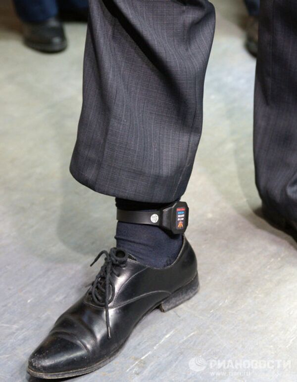 Brazaletes electrónicos para detenidos y procesados - Sputnik Mundo