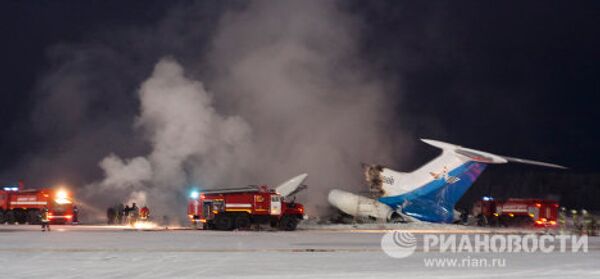 Incendio de un avión en Siberia causa tres muertos y decenas de heridos - Sputnik Mundo