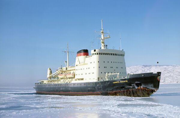 El rompehielos Almirante Makárov - Sputnik Mundo