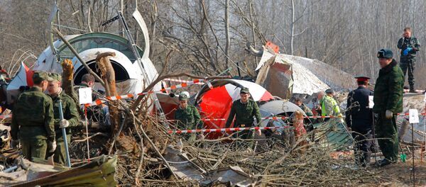 El lugar del siniestro del Tu-154M del presidente polaco Lech Kaczynski El lugar del siniestro del Tu-154M del presidente polaco Lech Kaczynski - Sputnik Mundo