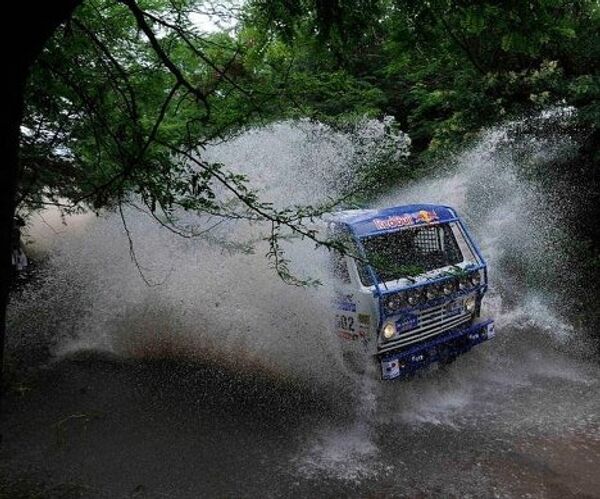 Los “maestros” rusos del Dakar 2011 y sus rivales - Sputnik Mundo