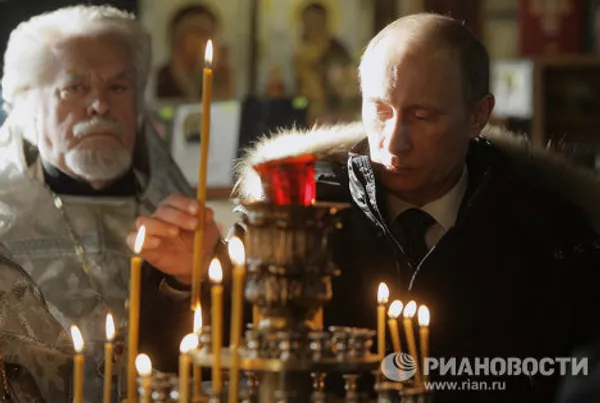 Moscovitas asisten a oficios religiosos en memoria a víctimas del atentado en Domodédovo Moscovitas asisten a oficios religiosos en memoria a víctimas del atentado en Domodédovo - Sputnik Mundo