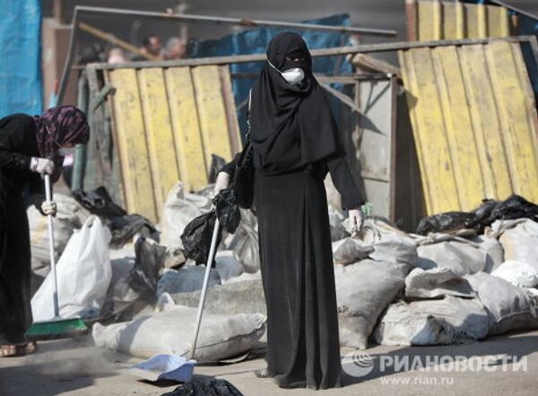 Habitantes de El Cairo desmontan barricadas y limpian la plaza Tahrir - Sputnik Mundo