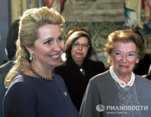 Dmitri y Svetlana Medvédev se reúnen con la pareja presidencial de Italia Dmitri y Svetlana Medvédev se reúnen con la pareja presidencial de Italia - Sputnik Mundo