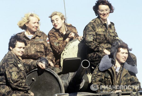 Las defensoras de la patria  - Sputnik Mundo