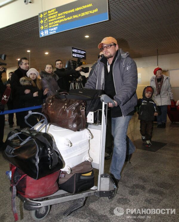 Ciudadanos de Rusia evacuados de Libia arriban a Moscú   - Sputnik Mundo