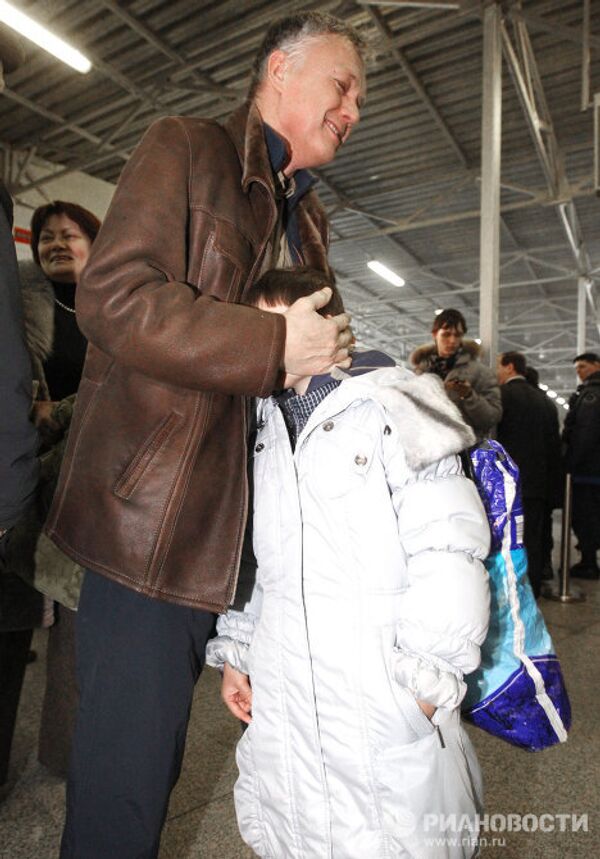 Ciudadanos de Rusia evacuados de Libia arriban a Moscú   - Sputnik Mundo