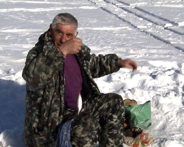 Pescadores de la provincia de Moscú dispuestos a pagar por su afición - Sputnik Mundo