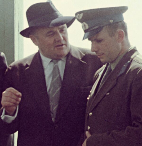 Serguéi Koroliov, responsable del programa espacial soviético, y Yuri Gagarin, primer hombre en el espacio - Sputnik Mundo