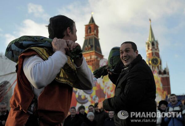 Moscú celebra la fiesta rusa de despedida del invierno, Máslenitsa  - Sputnik Mundo