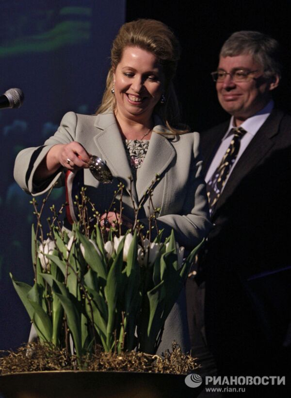 Días de trabajo y de fiesta de Svetlana Medvedeva  - Sputnik Mundo