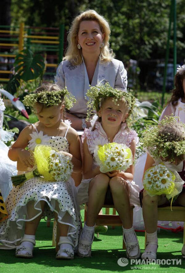 Días de trabajo y de fiesta de Svetlana Medvedeva  - Sputnik Mundo