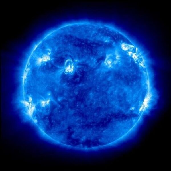Imágenes exclusivas de erupciones en el Sol desde el satélite GOES-15 - Sputnik Mundo