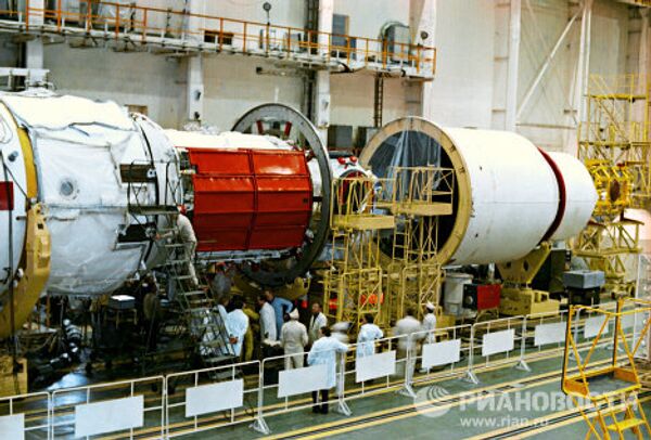 Historia de la “Mir”, estación espacial rusa  - Sputnik Mundo