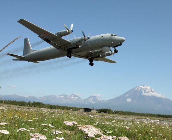 Avión IL-38  - Sputnik Mundo