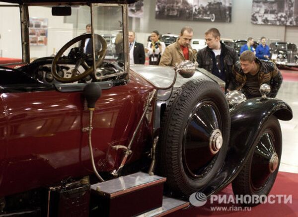 “Oldtimer-Gallery” presenta automóviles de altos cargos soviéticos y rusos  - Sputnik Mundo