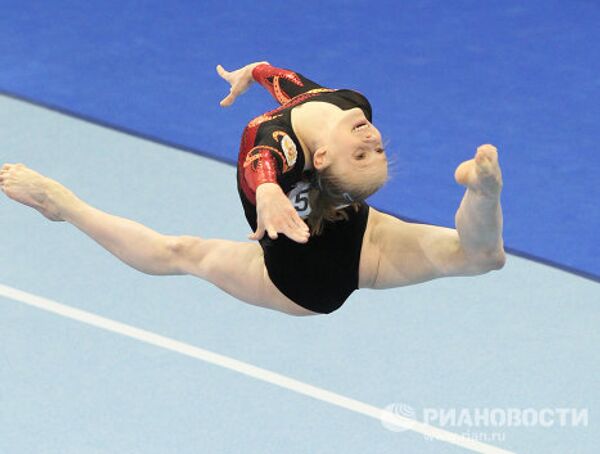 Gimnastas rusos triunfan en el Campeonato Europeo de 2011 - Sputnik Mundo