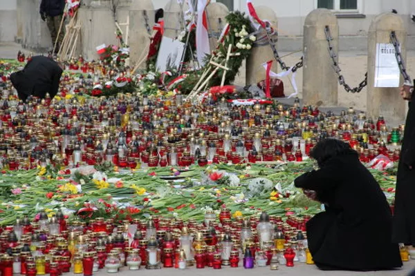 Manifestaciones en Varsovia con motivo del primer aniversario de la muerte de Lech Kaczynski Manifestaciones en Varsovia con motivo del primer aniversario de la muerte de Lech Kaczynski - Sputnik Mundo
