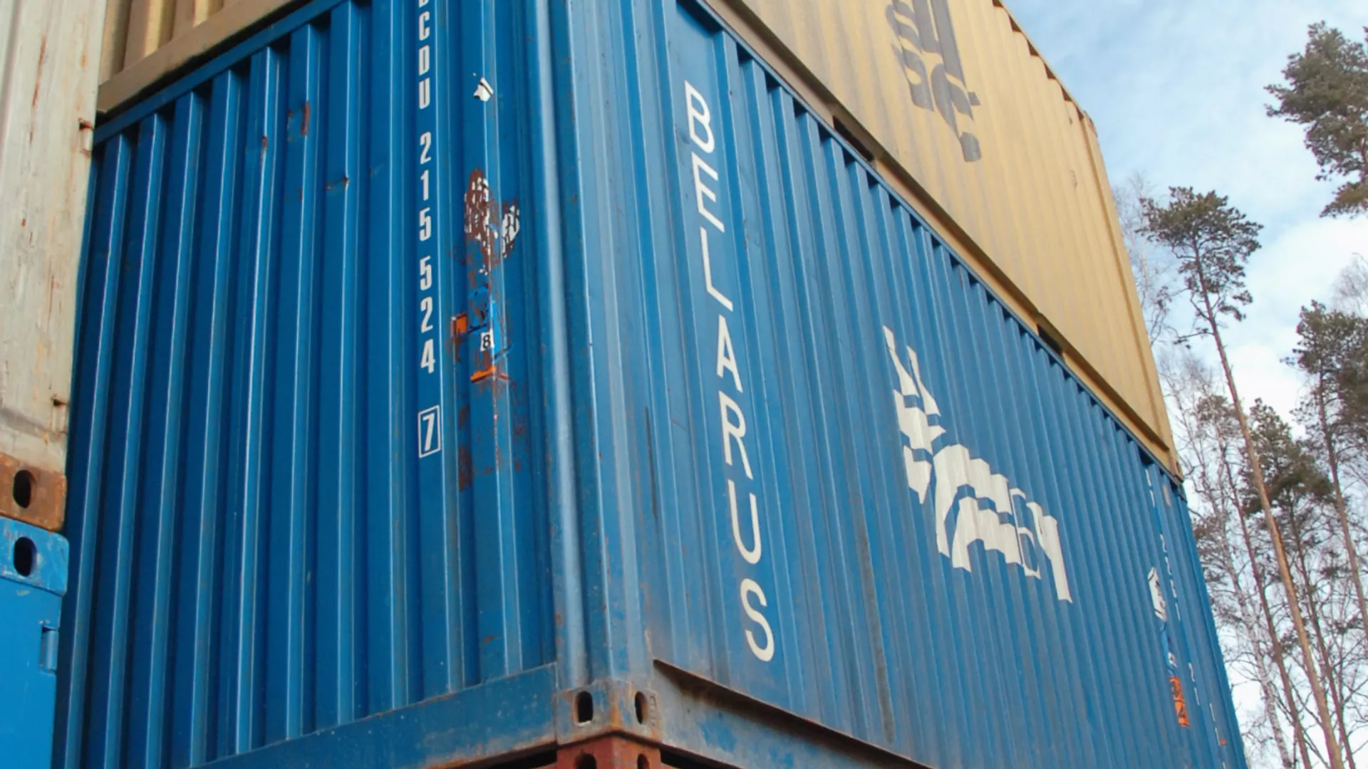 Contenedor comercial para transporte y logística