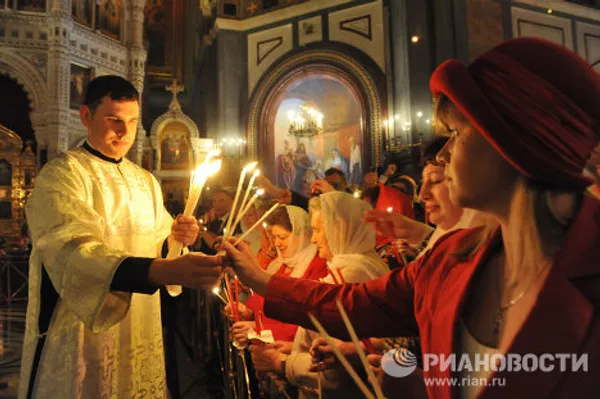 La catedral moscovita de Cristo Salvador celebra la misa de Pascua La catedral moscovita de Cristo Salvador celebra la misa de Pascua - Sputnik Mundo