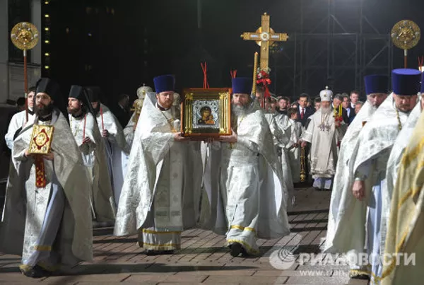 La catedral moscovita de Cristo Salvador celebra la misa de Pascua La catedral moscovita de Cristo Salvador celebra la misa de Pascua - Sputnik Mundo
