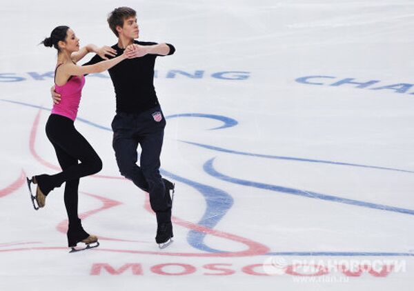 Patinadores estrenan la pista del Mundial 2011 - Sputnik Mundo