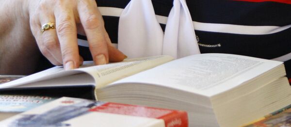 Leer y escribir fortalece la memoria, según los científicos Leer y escribir fortalece la memoria, según los científicos - Sputnik Mundo