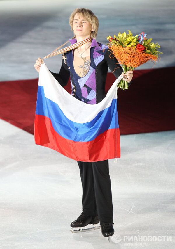 Las primeras medallas de los patinadores artísticos rusos en el Mundial 2011 de Moscú - Sputnik Mundo