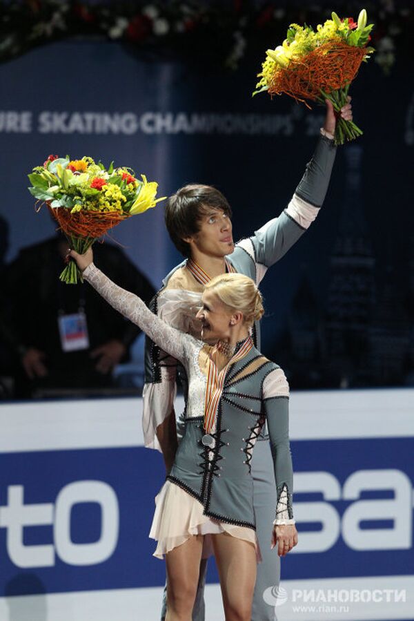 Las primeras medallas de los patinadores artísticos rusos en el Mundial 2011 de Moscú - Sputnik Mundo