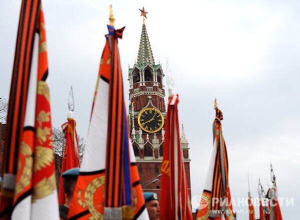 Ensayo nocturno del desfile del Día de la Victoria - Sputnik Mundo