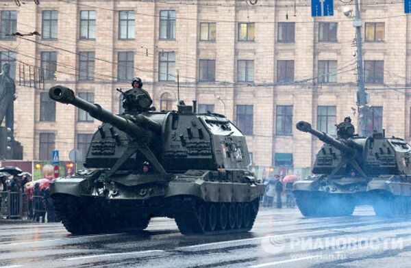 Ensayo nocturno del desfile del Día de la Victoria - Sputnik Mundo