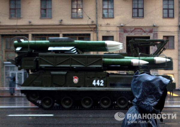 Ensayo nocturno del desfile del Día de la Victoria - Sputnik Mundo