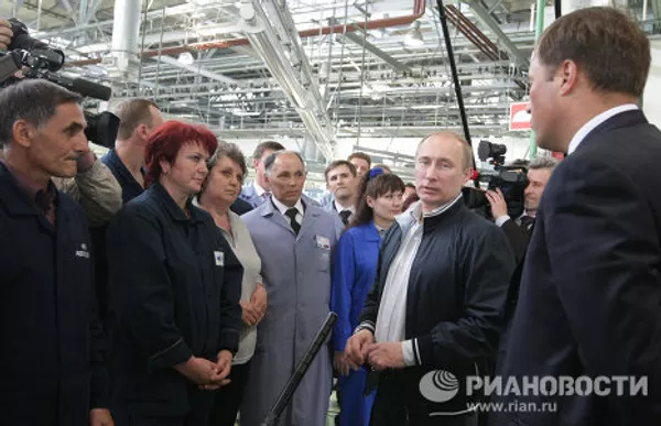 Vladímir Putin estrena un nuevo modelo de Lada Vladímir Putin estrena un nuevo modelo de Lada - Sputnik Mundo